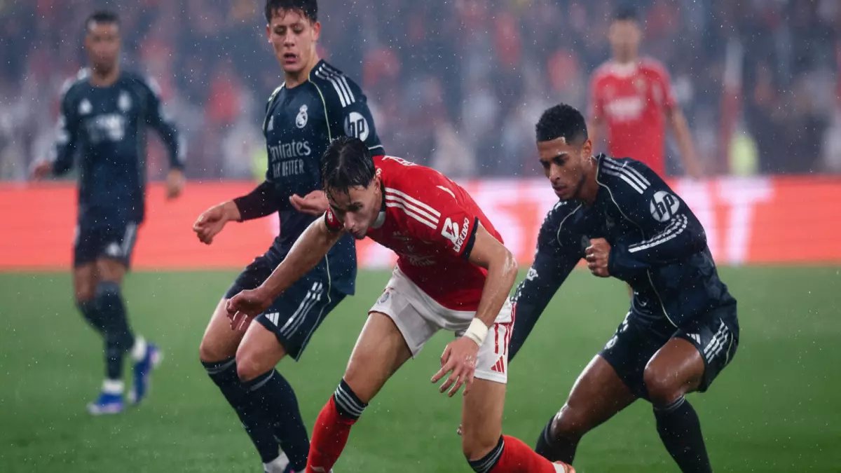 صادم: بنفيكا يسحق ريال مدريد 2-1 في الشوط الأول... مبابي وحيداً أمام كارثة حقيقية!