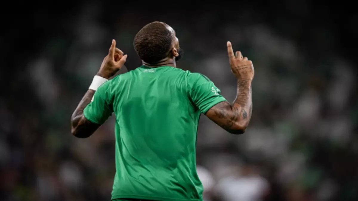 عاجل: إيفان توني يحطم التاريخ بـ18 هدف ويعادل أسطورة السومة... هل يصبح ملك الهدافين الجديد؟