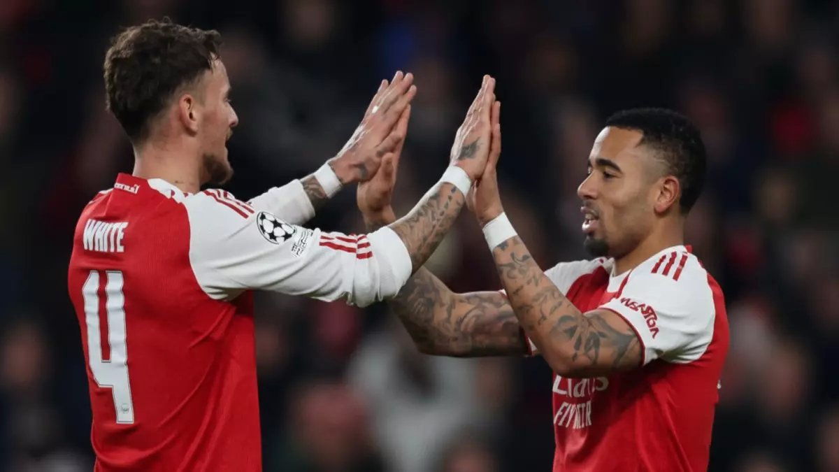 عاجل: أرسنال يسحق كيرات بثلاثية نارية ويتأهل لدور الـ16... مارتينيلي يشعل الملعب!