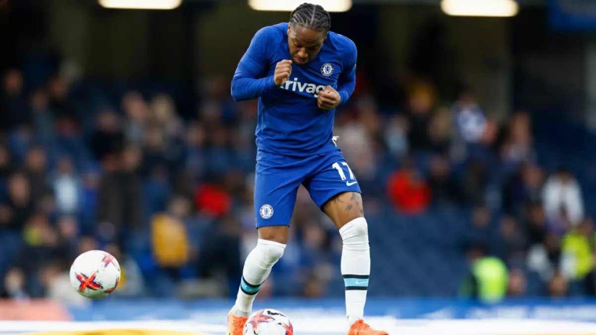 عاجل: ستيرلينغ يهرب من جحيم تشيلسي... نهاية مذلة لنجم الـ64 مليون دولار!