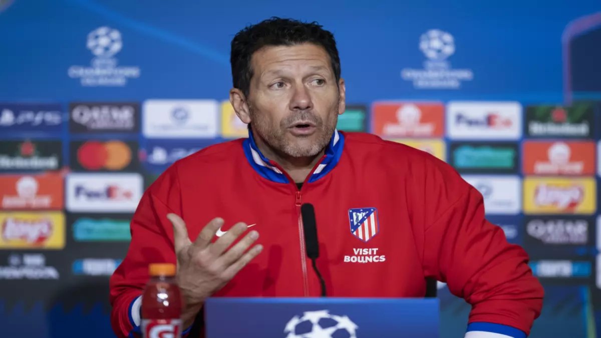 عاجل: سيميوني يحذر من "كارثة" جديدة... الفريق الذي أذل مانشستر سيتي يهدد عرش أتلتيكو!