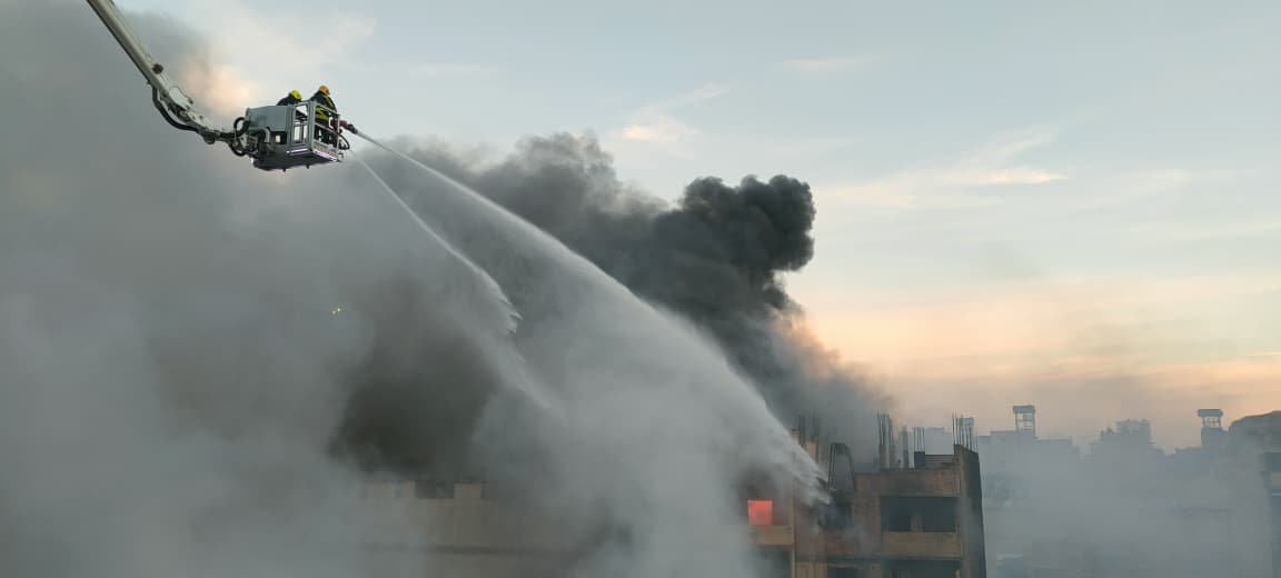 محافظ القاهرة يشرف على إخماد حريق بمنشأة ناصر