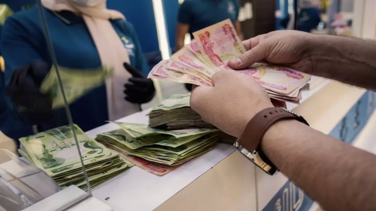 عاجل: وزارة المالية تعلن رسمياً بدء تمويل الرواتب بالكامل وتوجه رسالة طمأنة للموظفين والمتقاعدين العراقيين