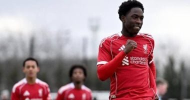 ليفربول يستدعى لاعبا عمره 15 عاما للتدريب مع الفريق