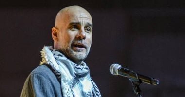 جوارديولا يتضامن مع الشعب الفلسطيني فى قلب كتالونيا.. فيديو