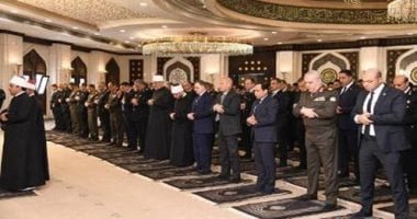 وزير الداخلية وقادة الدولة يؤدون صلاة الجمعة بمسجد الشرطة