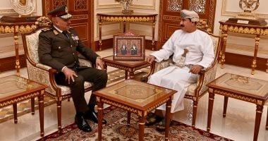 الفريق أحمد خليفة يعود إلى أرض الوطن عقب انتهاء زيارته الرسمية إلى سلطنة عُمان