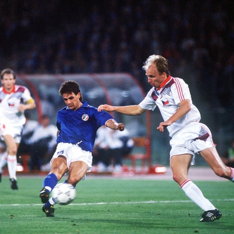 هدف روبرتو باجيو الشهير ضد تشيكوسلوفاكيا في كأس العالم 1990