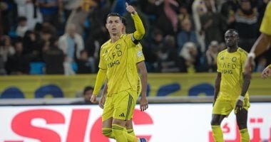 النصر يتخطى الخلود بثلاثية ويشعل سباق صدارة الدورى السعودى.. فيديو