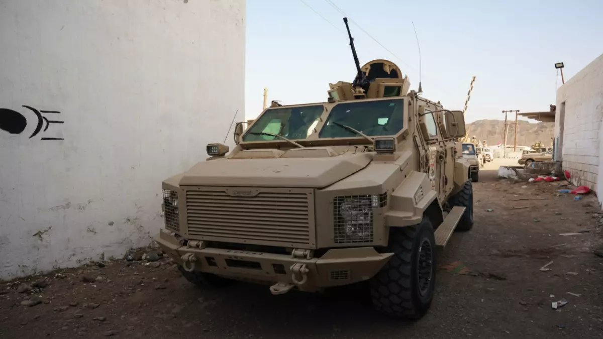 عاجل: السعودية تحقق انقلاباً أمنياً في عدن... القوات العسكرية تخرج من الأحياء السكنية لأول مرة منذ سنوات!