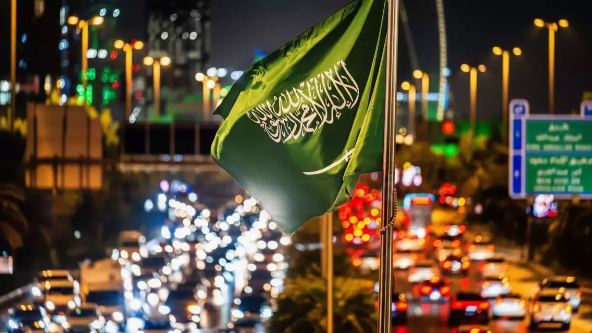 ماذا صنع تأهل المنتخب السعودي في شوارع المملكة غير الكرات؟.. المشهد الأجمل كان رقص اليمنيين والسعوديين معاً وقول لاعبنا: 'اليمنيون يصوغون الفرح من القلب'