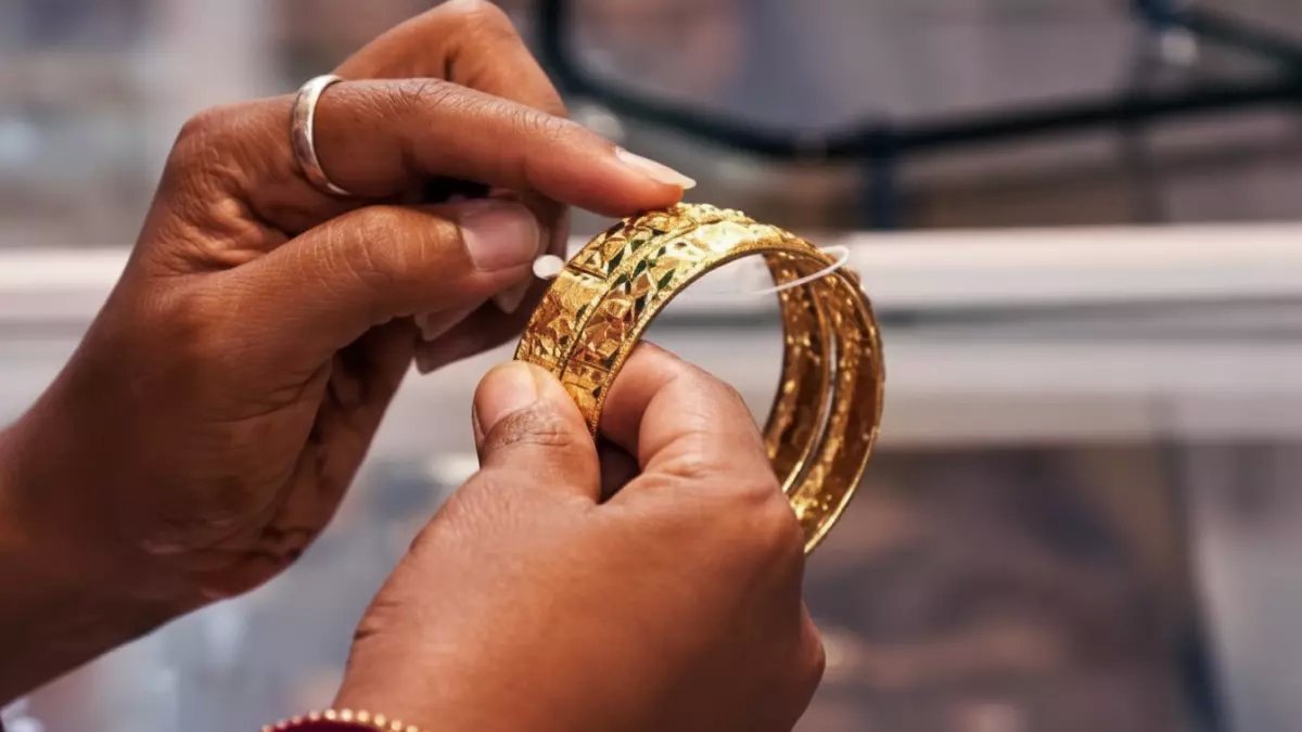 عاجل: الذهب ينفجر صعوداً في مصر.. عيار 21 يقفز لـ 6730 جنيه والجنيه الذهب يتجاوز 53 ألف!