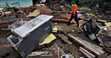 ارتفاع حصيلة ضحايا الانهيارات الأرضية في إندونيسيا إلى 49 قتيلاً