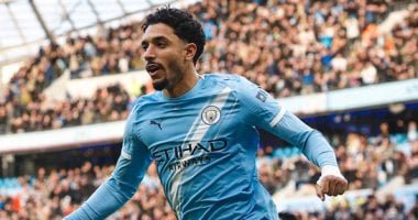 توتنهام يتمسك بحلم ضم عمر مرموش فى يناير رغم رفض مانشستر سيتي