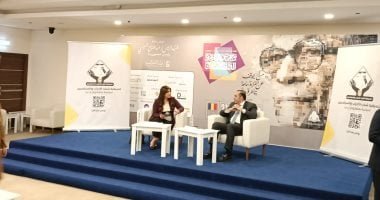 المستشار محمود فوزي للشباب: لابد من التدقيق في المعلومات قبل تداولها