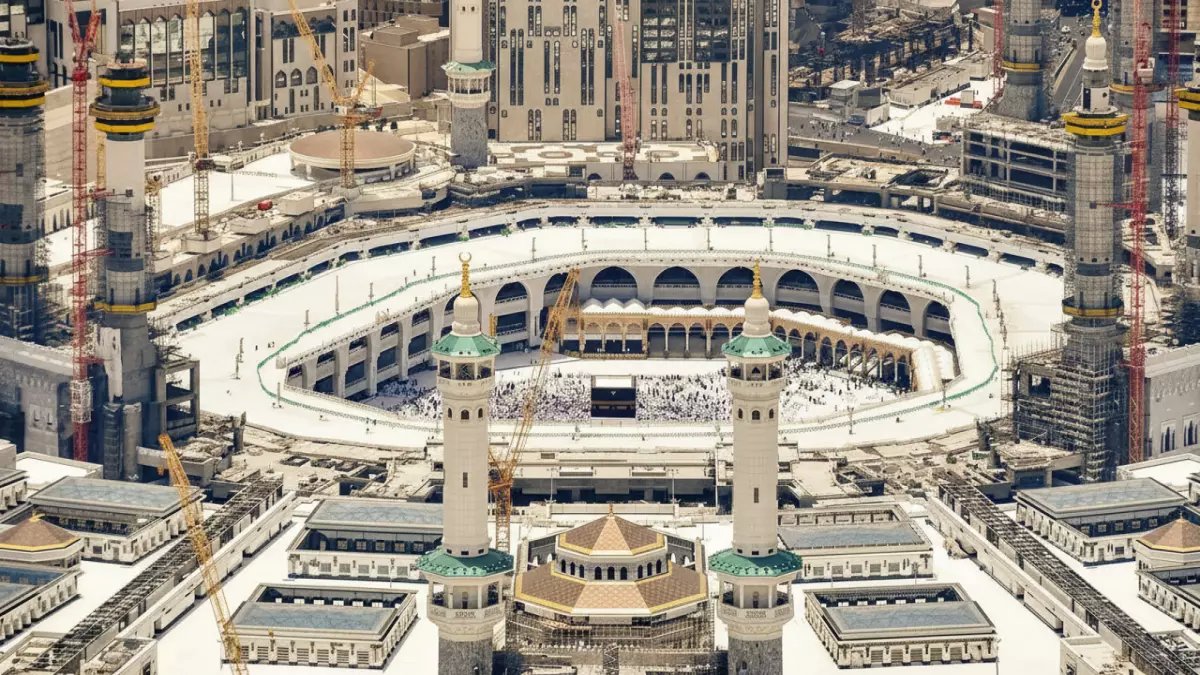 عاجل: السعودية تطيح بـ 1800 وكالة عمرة... قرار مدوي يهز سوق الحج!