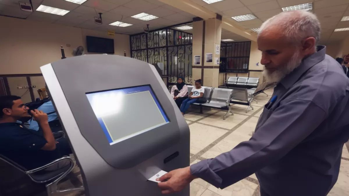 وراء زيادة المعاشات.. قرار حكومي استراتيجي يضمن استقرار التقاعد حتى سن الـ65