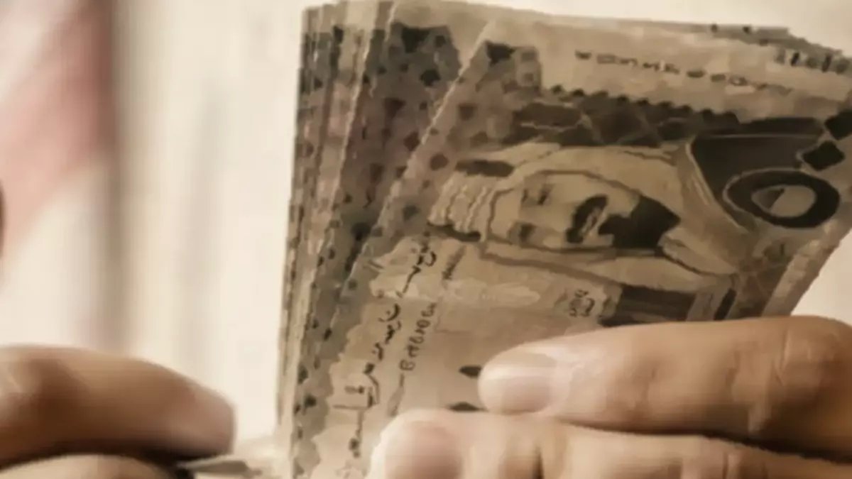 عاجل: وزارة المالية تُطلق مفاجأة رمضان الكبرى - 3 مليون موظف يحصلون على 1000 ريال إضافي!