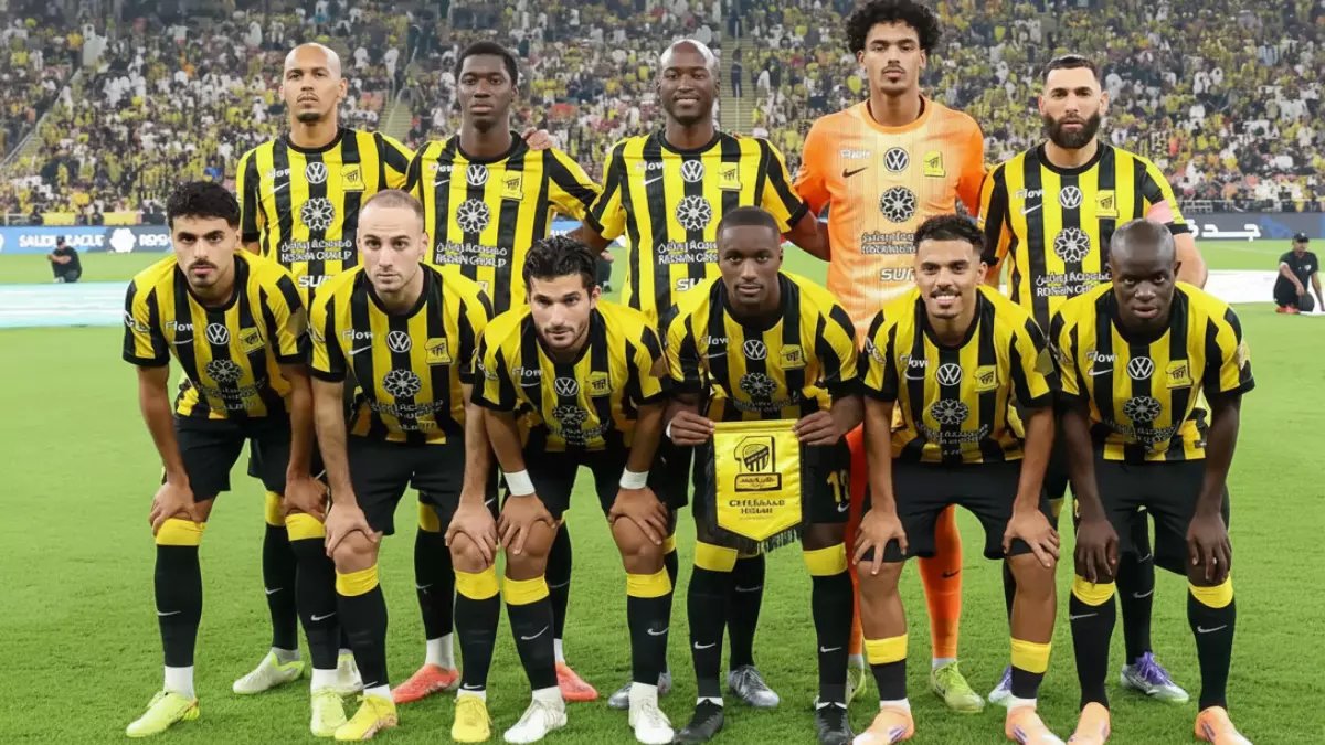 عاجل: سعد آل الموسى مهدد بالغياب عن ديربي جدة التاريخي... إنذار واحد يفصله عن كارثة الاتحاد!