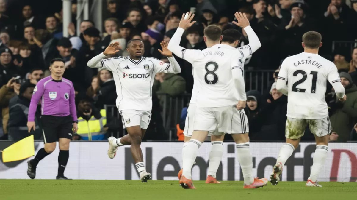 عاجل: فولهام يهدد بكسر عظام مانشستر يونايتد في أولد ترافورد… هل ينهار حلم كاريك؟