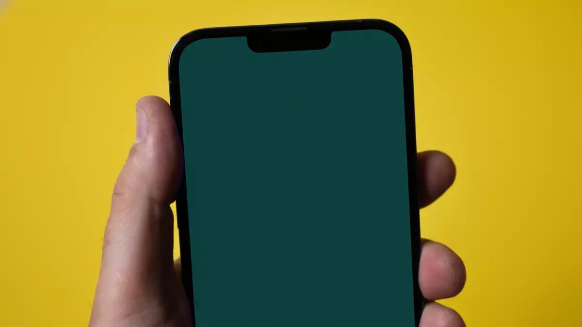 أسرار واتساب المخفية: 7 طرق لقراءة رسائلك سراً بدون إثارة الشكوك أو إزعاج المرسل!