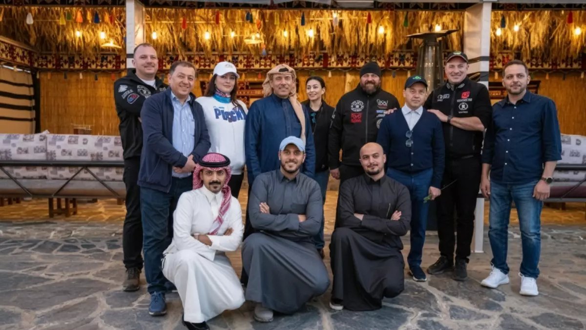 عاجل: طهاة عالميون مشهورون يكتشفون "الحنيذ السري" في عسير... والنتيجة صادمة!