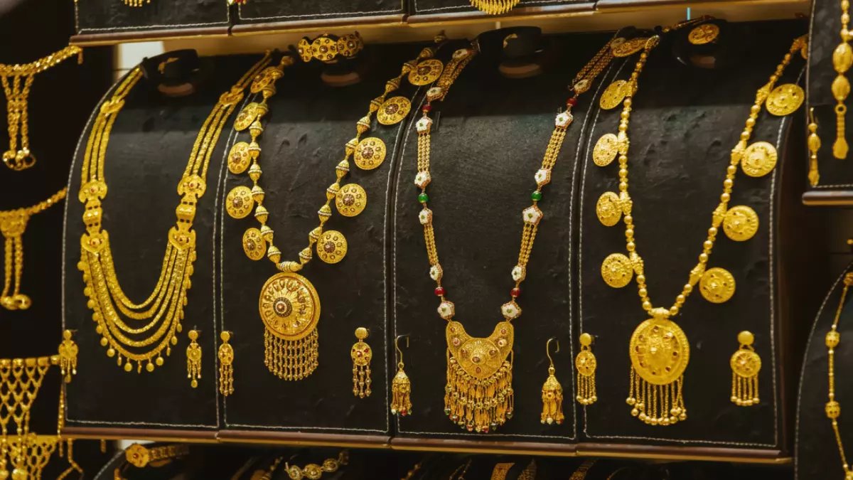 عاجل: انهيار تاريخي لأسعار الذهب في اليمن... الفارق الصادم بين صنعاء وعدن يحير الخبراء!