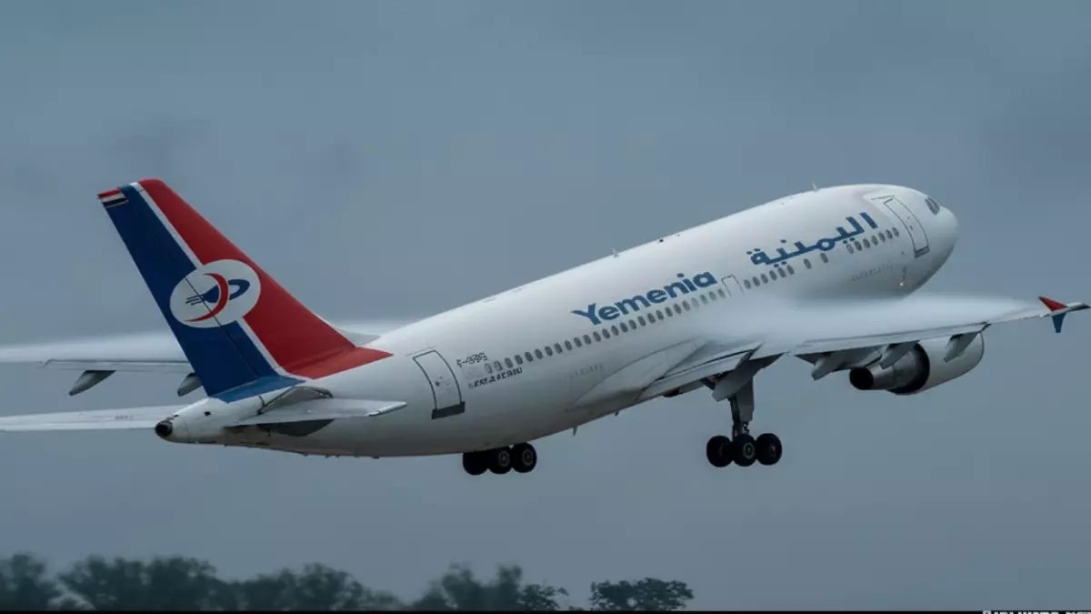 عاجل: الحوثيون يمنعون طائرة يمنية من الهبوط... مئات المرضى والأطفال عالقون في السماء!