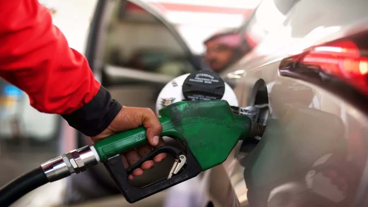 عاجل: 9 حيل سرية يخفيها ميكانيكيو مصر عنك... الـ200 جنيه هتكملك شهرين كاملين!