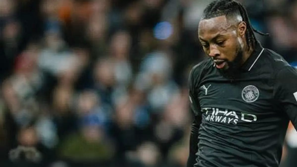 صادم: سيمنيو يصعق توتنهام بهدف من 47 لمسة… الأرقام الكاملة لليلة تاريخية!