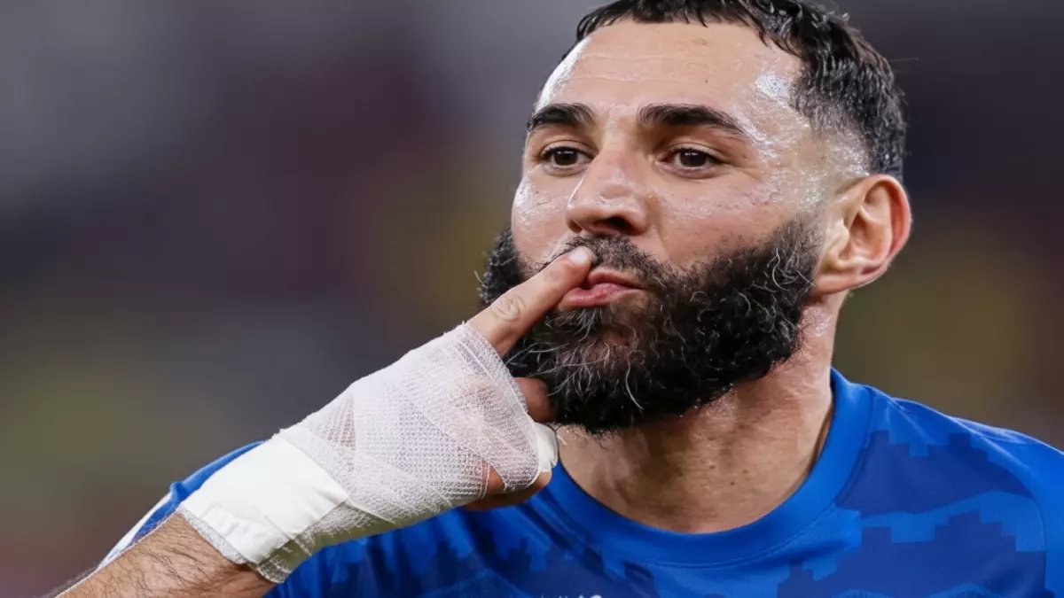 عاجل: بنزيما يرفض يوفنتوس ويفضل الهلال... قرار صادم يهز أوروبا!