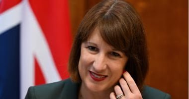 فاينانشيال تايمز: الخزانة البريطانية تعرض حوافز لتقليص مئات الوظائف بحلول 2030