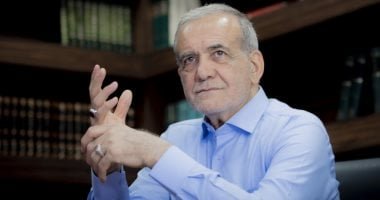 وكالة فارس: بيزشكيان يصدر توجيها ببدء المفاوضات النووية مع واشنطن