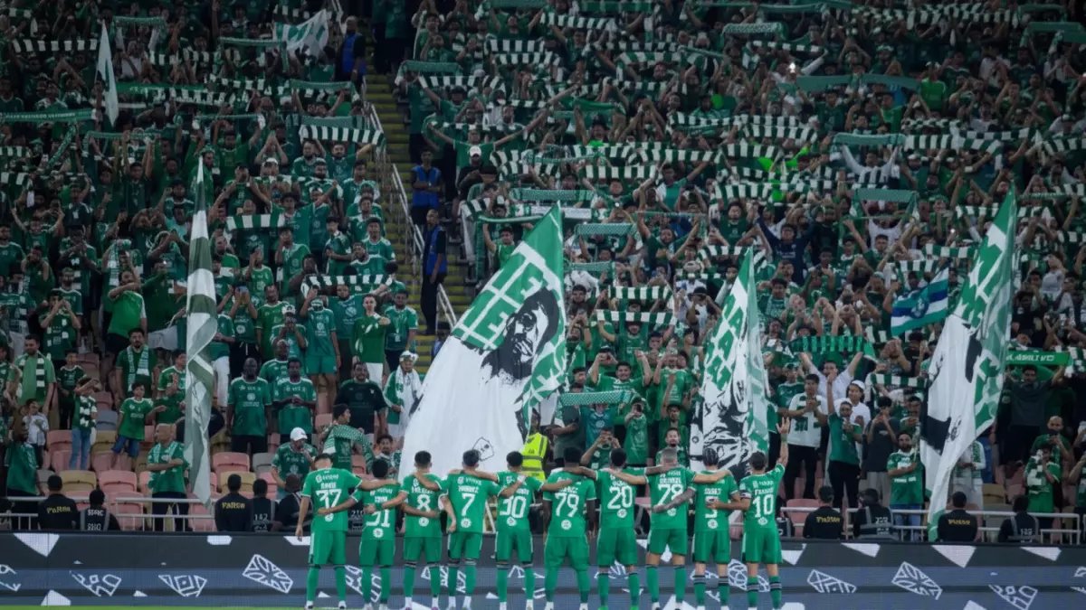 صدمة مدوية: الأهلي يفقد سلاحه السري قبل ساعات من معركة الهلال... والجماهير تنفجر غضباً!