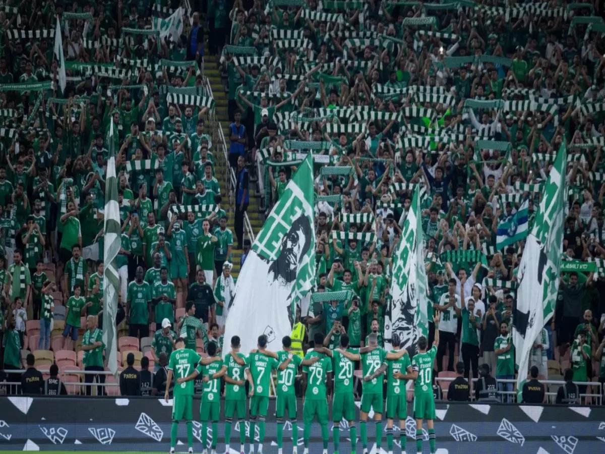  الأهلي يفقد سلاحه السري قبل ساعات من معركة الهلال... والجماهير تنفجر غضباً!