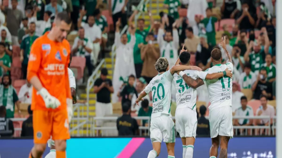 عاجل: تشكيلة الأهلي الصادمة ضد الهلال مكشوفة… هل تكفي لإسكات الزعيم؟