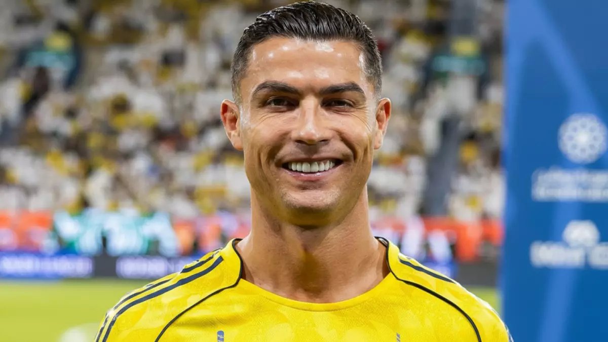 انفراد حصري: الرفض الذي هز عالم الكرة... كيف قاوم رونالدو إغراءات الملايين للبقاء في النصر؟ السر يكشف لأول مرة!