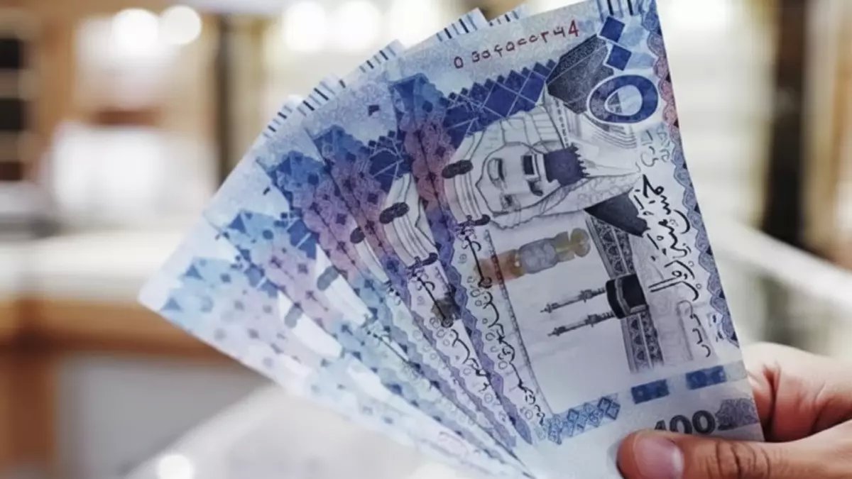 رسمي: 1000 ريال زيادة فورية لجميع موظفي الحكومة في رمضان - إليكم سلم الرواتب الجديد!