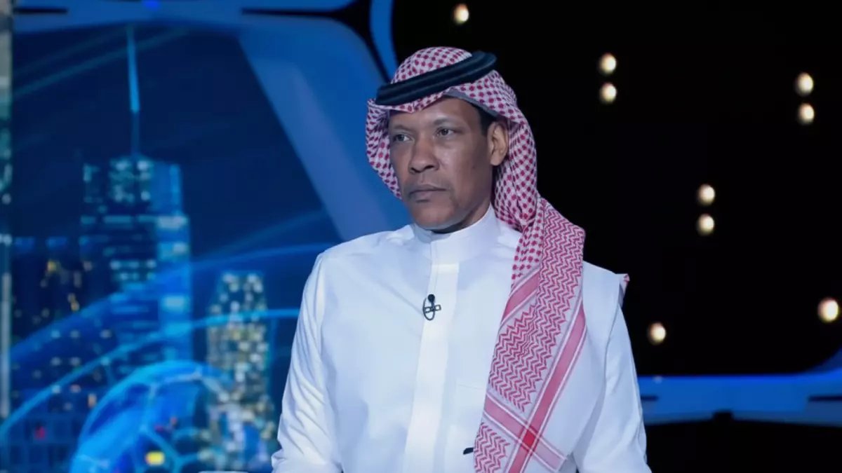 صادم: رد فعل محمد الدعيع على صفقة بنزيما يشعل تويتر... شاهد ما قاله عن قنبلة الهلال!