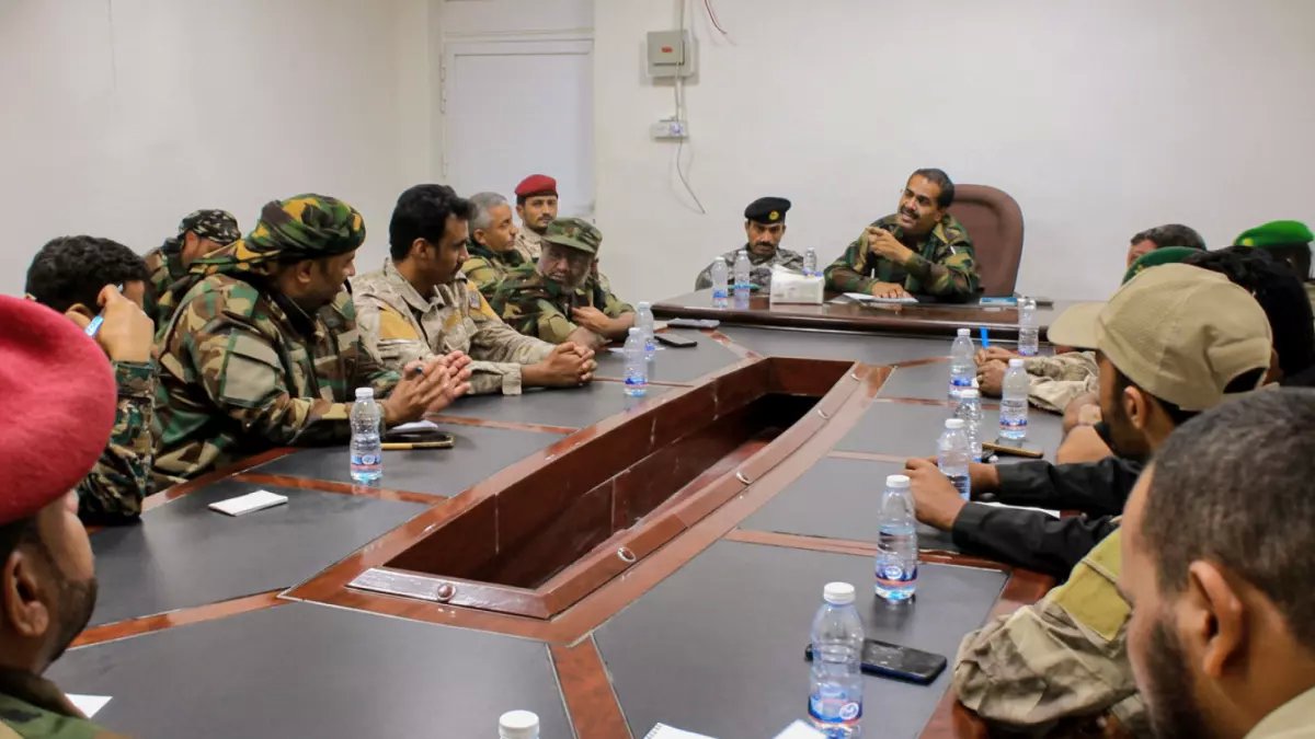 عاجل: الكليبي يكشف خطة الحرب الأخيرة ضد الحوثيين... تفاصيل صادمة من الاجتماع السري!