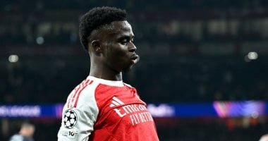 ساكا يغيب عن مباراة أرسنال ضد تشيلسي للإصابة