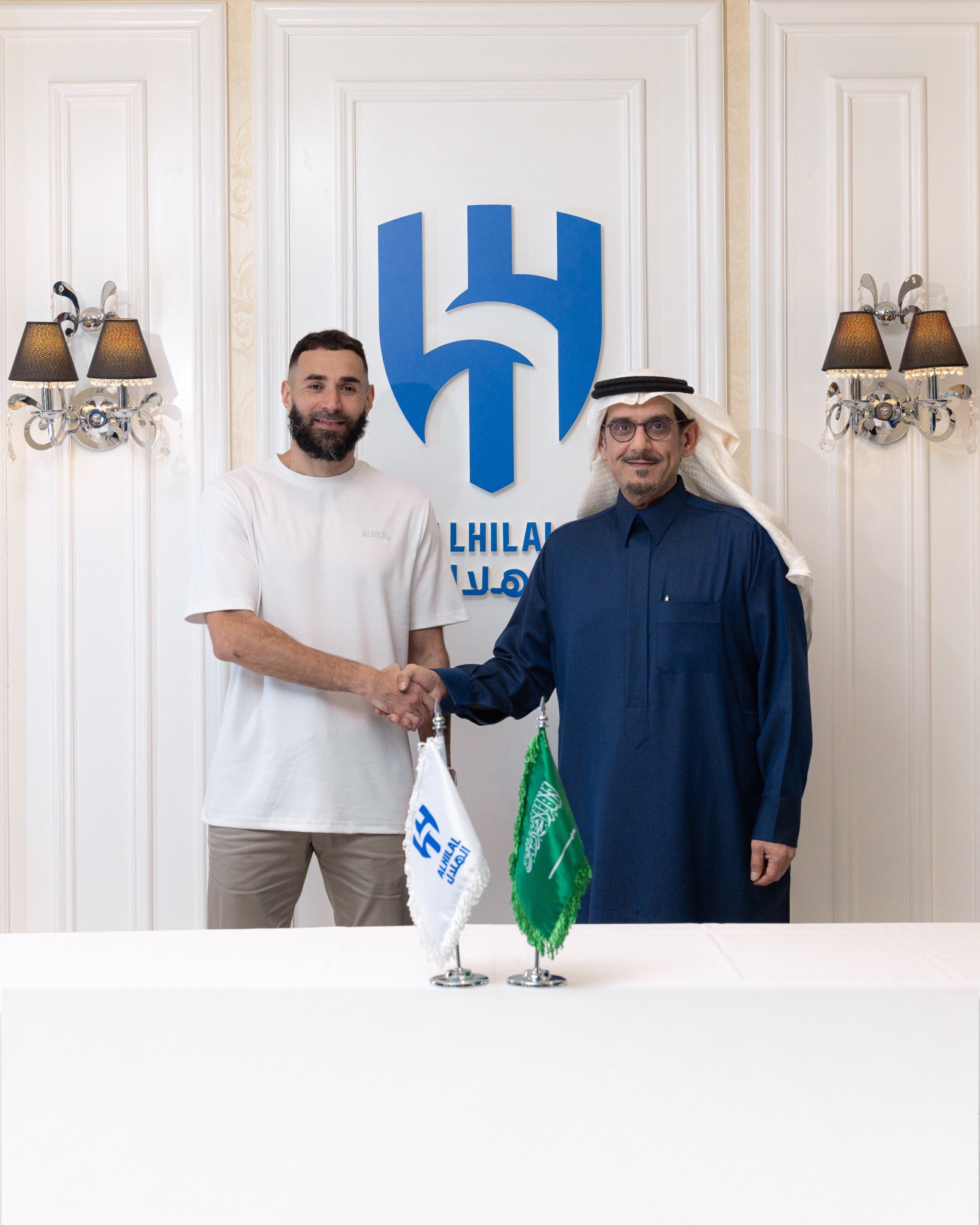 كريم بنزيما مع رئيس الهلال كريم بنزيما مع رئيس الهلال