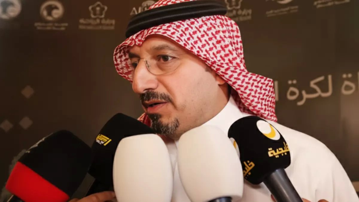 عاجل: المسحل يكشف الحقيقة الكاملة وراء انتقال بنزيما للهلال... تفاصيل صادمة!