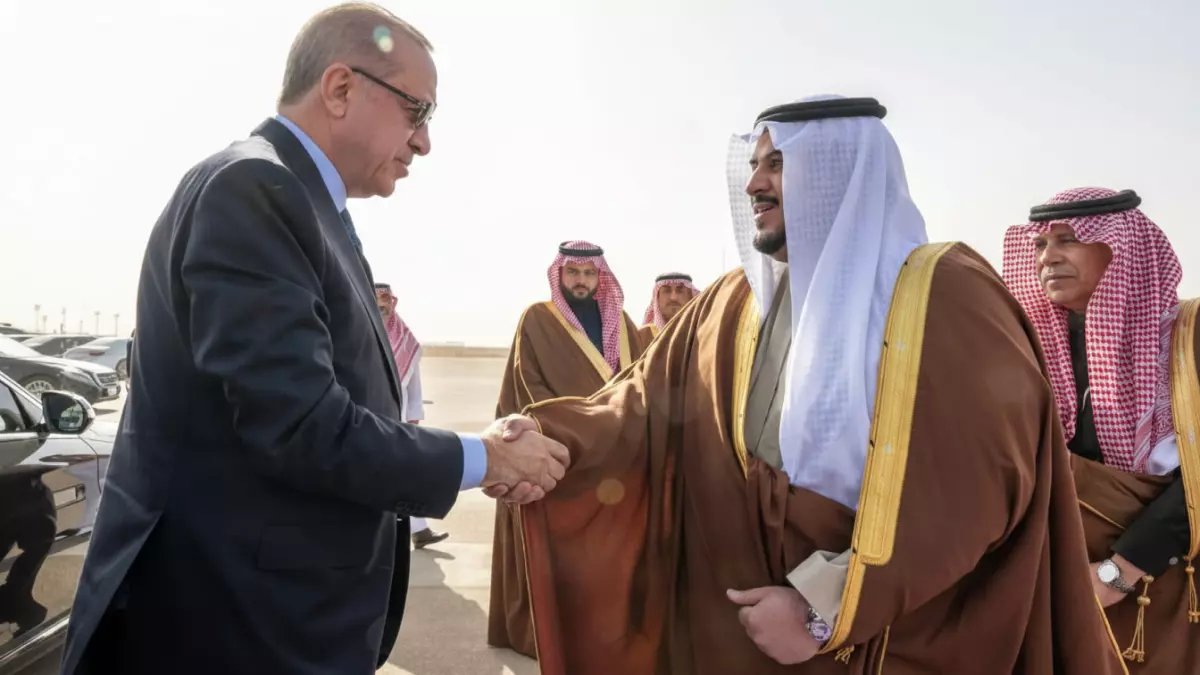 عاجل: أردوغان يغادر الرياض بعد مباحثات سرية مع القيادة السعودية... ماذا حُسم خلف الكواليس؟