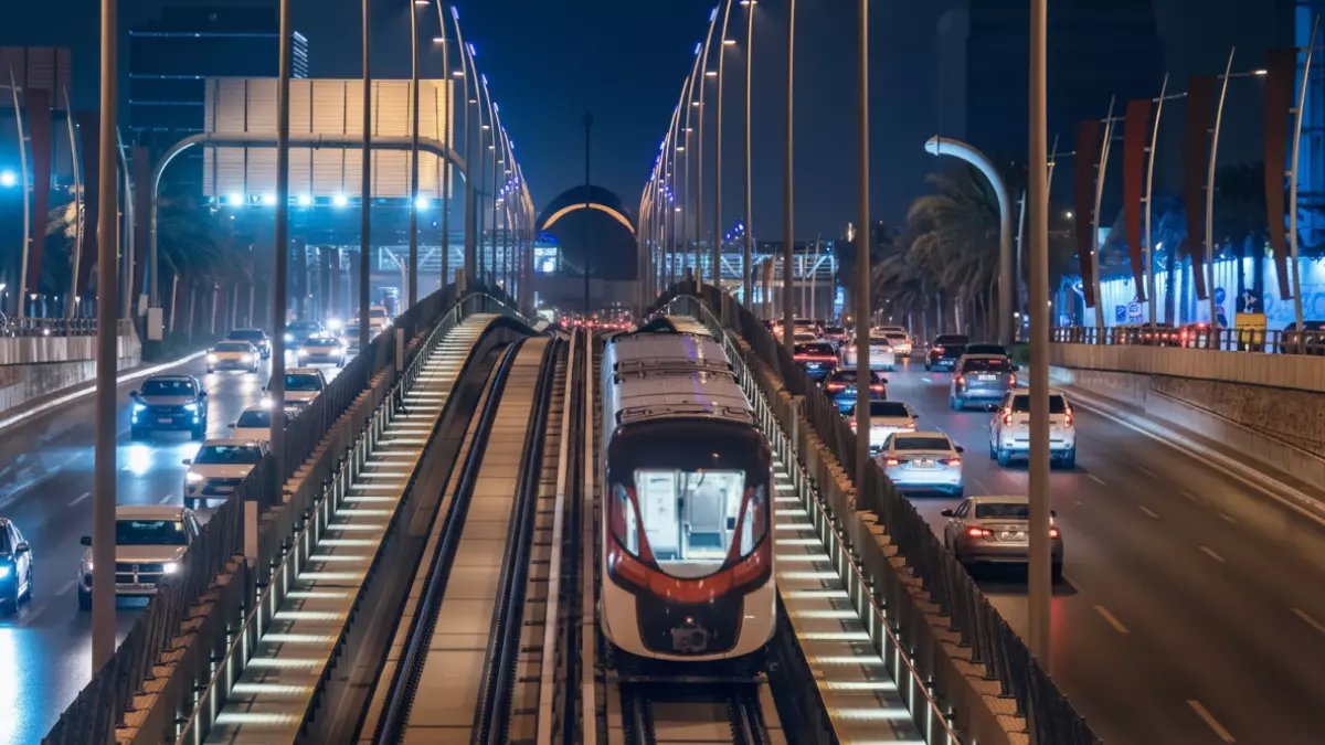 ميلاد طفل في أسرع قطار بالشرق الأوسط؟! القصة الحقيقية تكشف كيف حولت هيئة النقل العام الحدث إلى 'بطاقتي سفر مجانية لمدة عام'