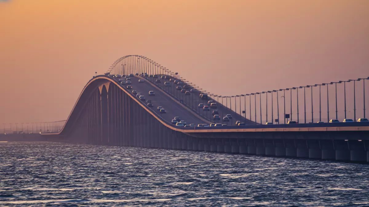 صادم: جسر الملك فهد يفرض رسوم عبور جديدة... لن تصدق المبلغ الجديد!