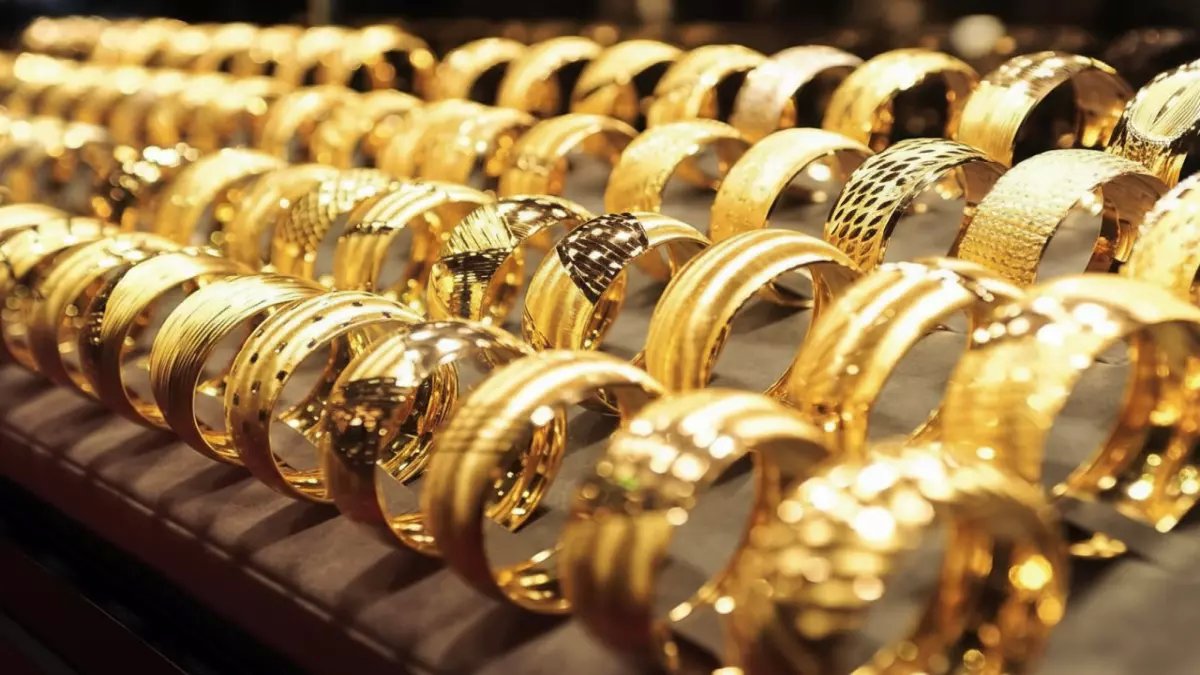 عاجل: انهيار تاريخي يمحو 7.4 تريليون دولار من الذهب خلال دقائق... العرسان في صدمة!