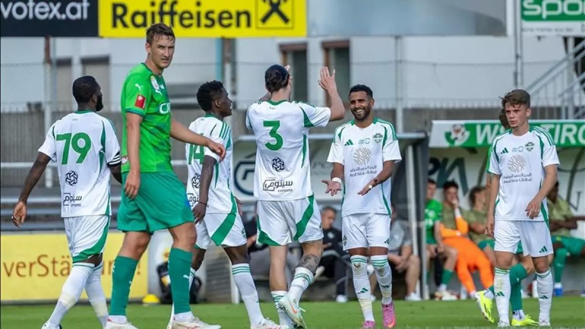 ضربة قاضية من الانضباط.. عقوبة تاريخية ومزلزلة تنهي موسم نجم الأهلي الكبير.. والسبب خطأ فادح! (صورة)