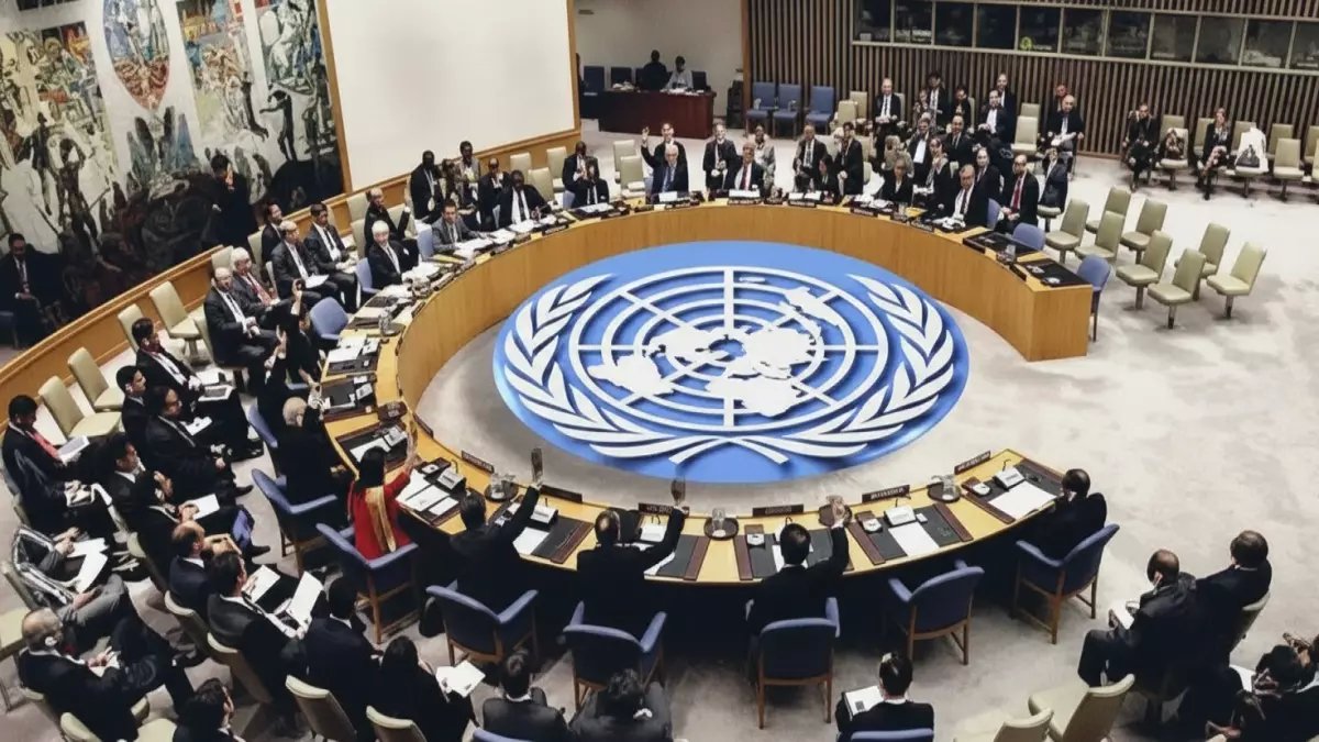 عاجل: مجلس الأمن يحذر من انفجار جديد في اليمن... 73 موظف أممي محتجز والوضع يخرج عن السيطرة!