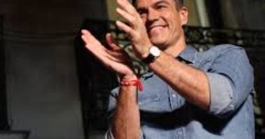 السوار الأحمر لا يفارق معصم رئيس حكومة إسبانيا.. جلب الحظ أم رسالة سياسية